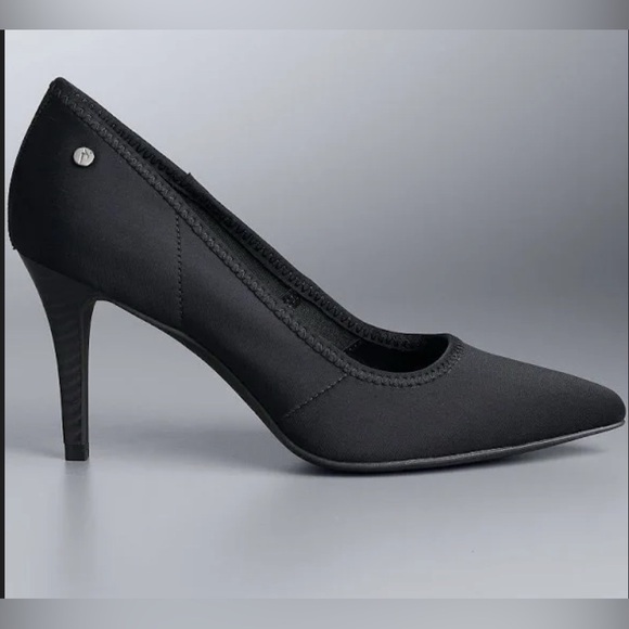 Simply Vera Vera Wang Elegant Black Heels - Picture 1 of 3